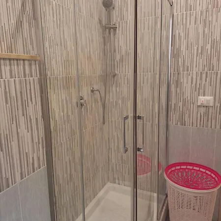 Kotel Lorenzo Il Magnifico Apartment Rome
